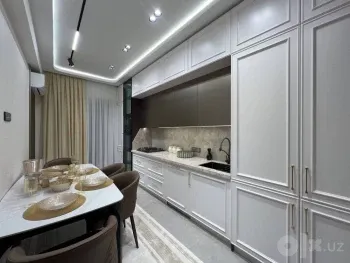 138 м², 4-комн. квартира, 2/12-3