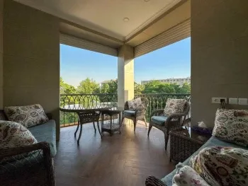 194 м², многокомнатная квартира, 4/7-2