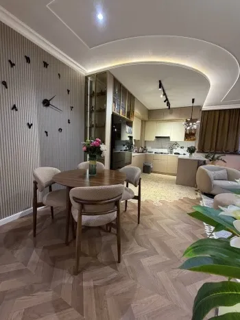 180 м², 5-комн. квартира, 11/11-2