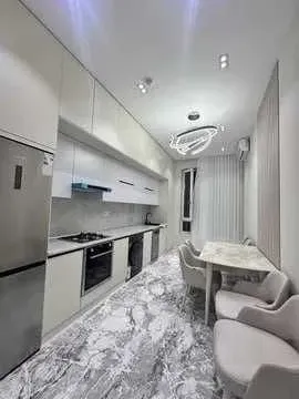 93 м², 3-комн. квартира, 3/9-0