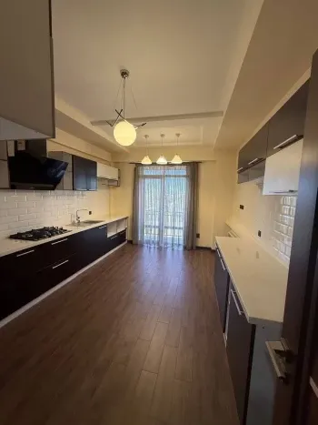 135 м², 3-комн. квартира, 8/8-2