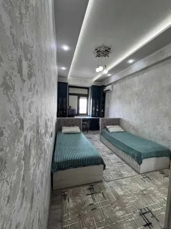 100 м², 3-комн. квартира, 7/10-2
