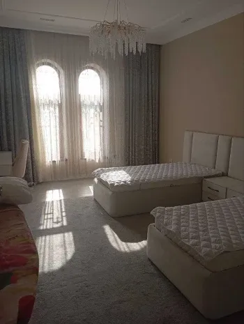 145 m², 4-xonali kvartira, 8/8-1