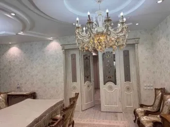 330 м², 5-комн. квартира, 4/5-2