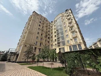 200 м², 5-комн. квартира, 1/10-0
