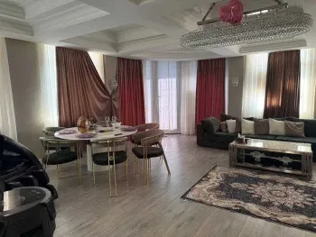 200 м², 4-комн. квартира, 8/8-2