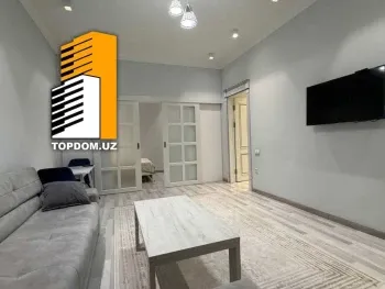 100 м², 3-комн. квартира, 4/10-0