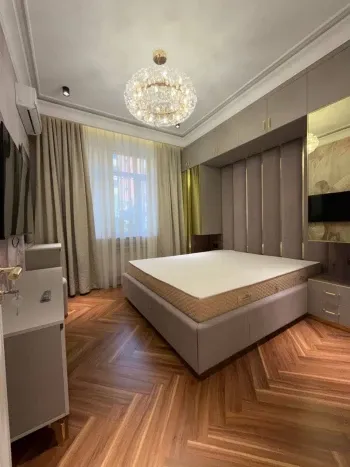 195 м², многокомнатная квартира, 1/8-3