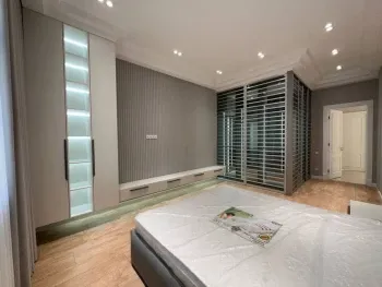 140 м², 3-комн. квартира, 4/8-2