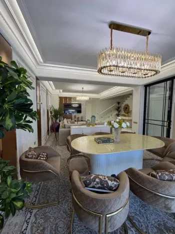 270 м², 5-комн. квартира, 9/10-3