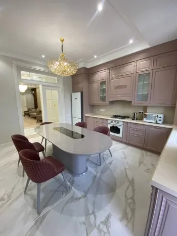 133 м², 3-комн. квартира, 4/10-3