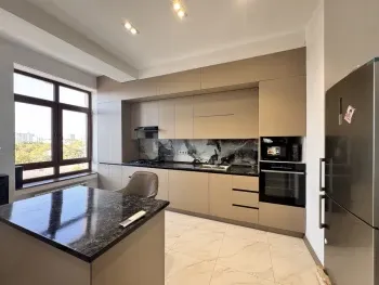 170 м², 4-комн. квартира, 8/9-2