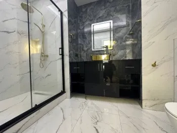 100 м², 3-комн. квартира, 3/8-2