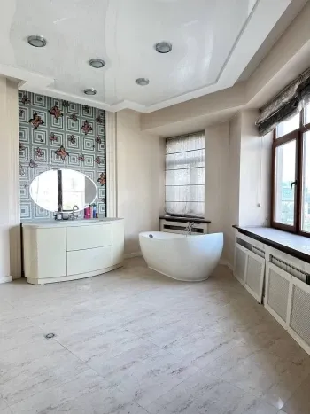 210 m², 4-xonali kvartira, 7/7-1