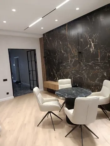 100 м², 3-комн. квартира, 4/9-0