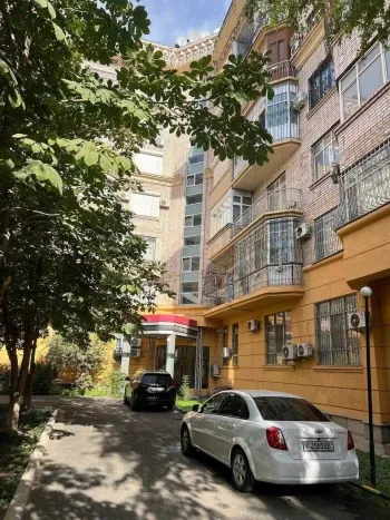 260 м², многокомнатная квартира, 3/6-0