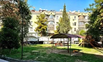 160 м², 4-комн. квартира, 2/4-2