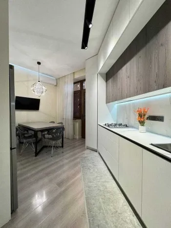 140 m², 4-xonali kvartira, 7/8-3