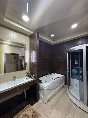 213 m², 4-xonali kvartira, 8/10-3