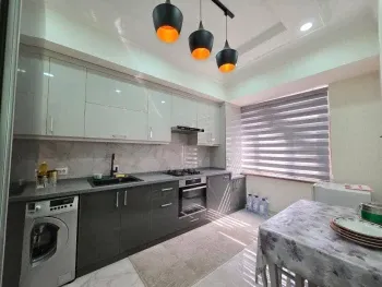 90 м², 3-комн. квартира, 4/10-2