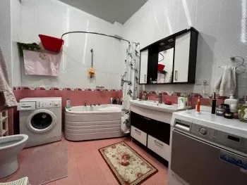 145 м², 3-комн. квартира, 4/8-2