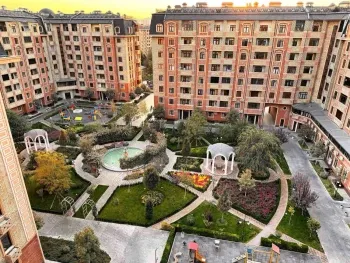 140 м², 4-комн. квартира, 8/9-0