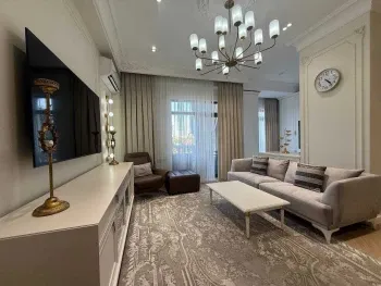 217 m², ko'p xonali kvartira, 3/7-1