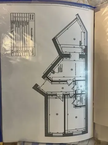 80 м², 3-комн. квартира, 2/8-1