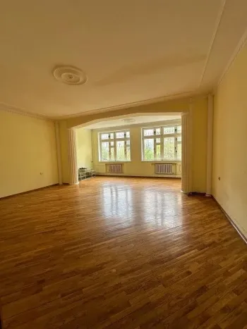 160 м², 4-комн. квартира, 2/4-3