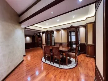 280 м², 5-комн. квартира, 8/8-2