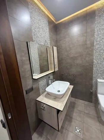 135 м², 3-комн. квартира, 8/8-3