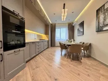 90 м², 3-комн. квартира, 4/10-1