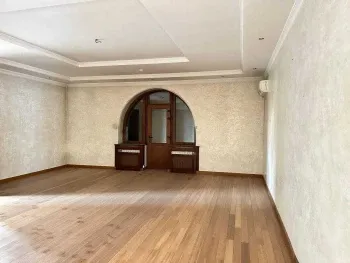 208 м², 4-комн. квартира, 7/7-1