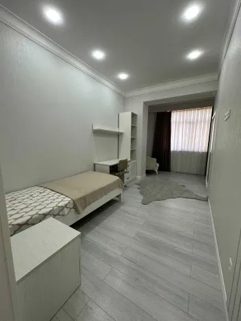 130 м², 4-комн. квартира, 6/8-3