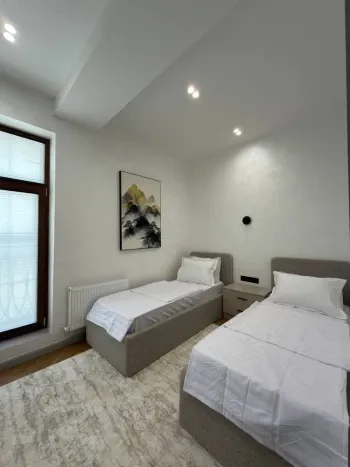 90 м², 3-комн. квартира, 2/8-3