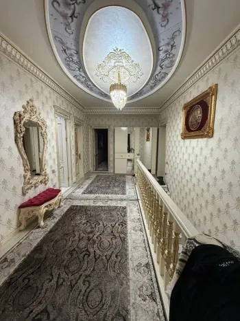 220 м², многокомнатная квартира, 1/10-3