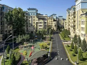 106 м², 3-комн. квартира, 4/7-1