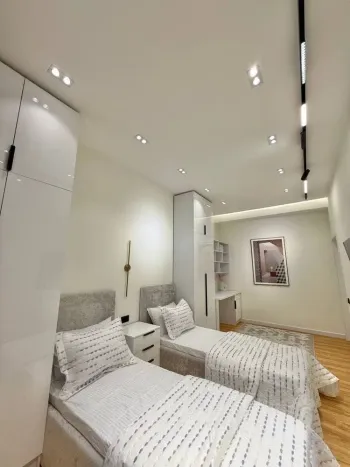 93 м², 4-комн. квартира, 1/10-3