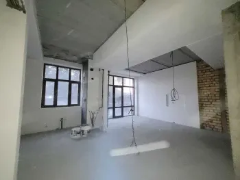 130 м², 4-комн. квартира, 1/6-1