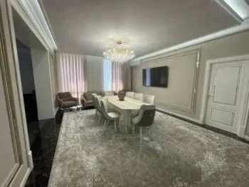230 м², многокомнатная квартира, 9/10-0