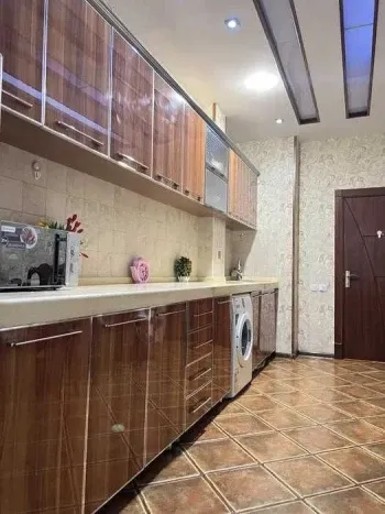 100 м², 3-комн. квартира, 2/8-3