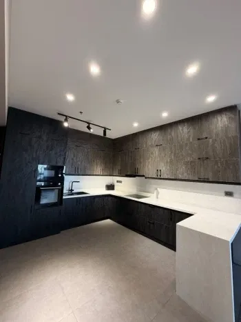 180 м², 3-комн. квартира, 18/25-1