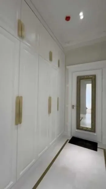 217 m², ko'p xonali kvartira, 3/7-2