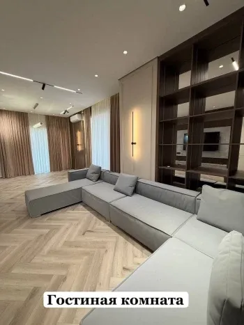 320 м², 5-комн. квартира, 7/8-2