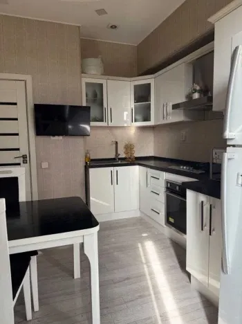 80 м², 3-комн. квартира, 7/7-1