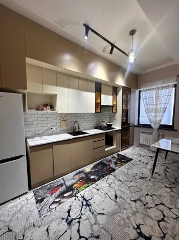 80 м², 3-комн. квартира, 4/6-0