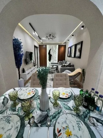 300 м², 2-комн. квартира, 3/4-2