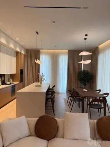 200 м², 5-комн. квартира, 2/12-3