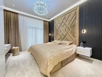 100 м², 3-комн. квартира, 4/8-3