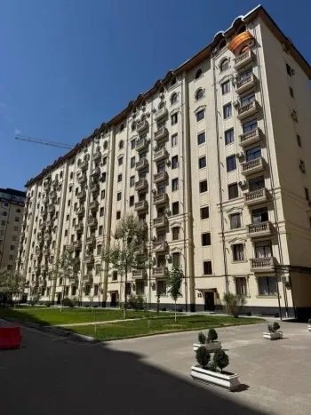 100 м², 3-комн. квартира, 4/10-0